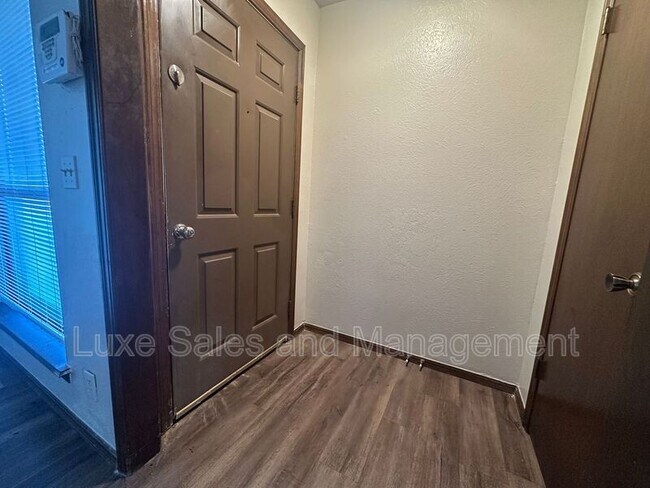 Foto del edificio - 8310 NW 7th St