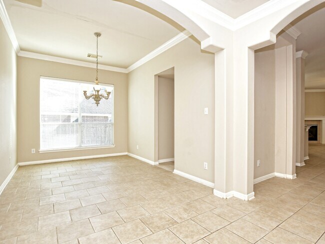 Foto del edificio - 1702 Buttercup Creek Blvd