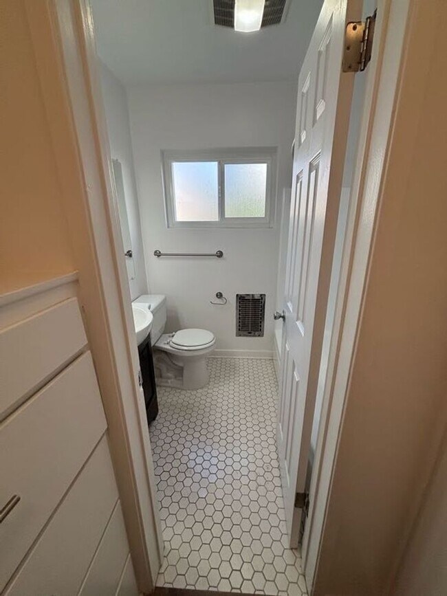 Foto del interior - 351 S. Manhattan Pl