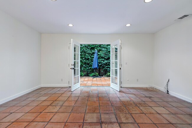 Foto del edificio - 430 N Harper Ave