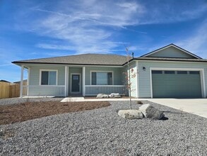 Building Photo - 917 Saltbrush Rd