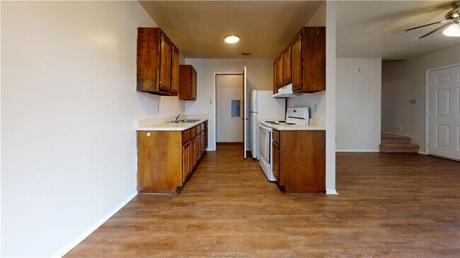 Building Photo - 1002 Verde Dr