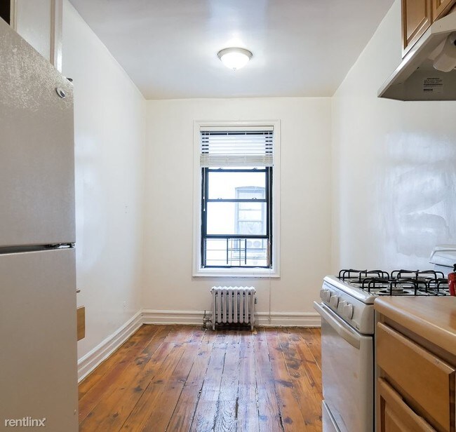 Building Photo - 1 br, 1 bath  - 540 Saint Johns Pl Apt 3B