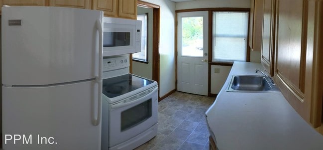 Building Photo - 2127-2141 Sunset Dr