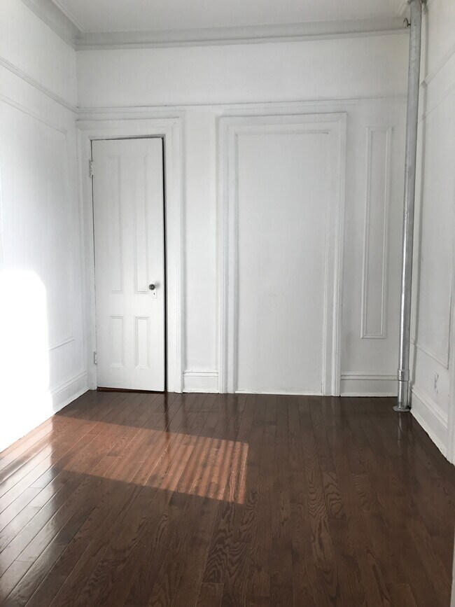 Habitación n.º 3 - 1223 Pacific St