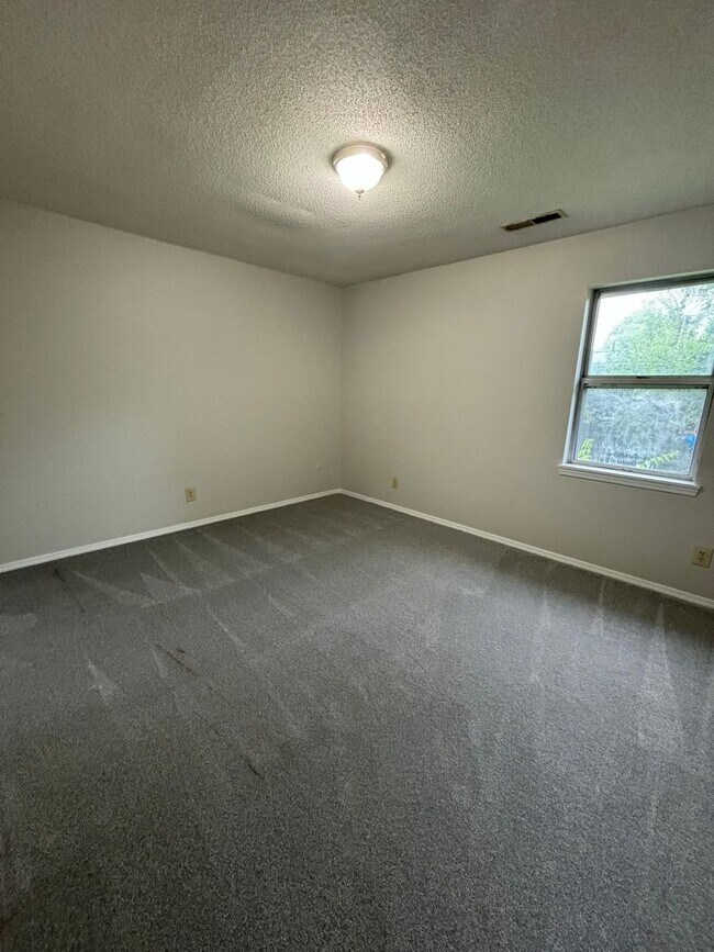 Building Photo - 5005 W Keller Dr