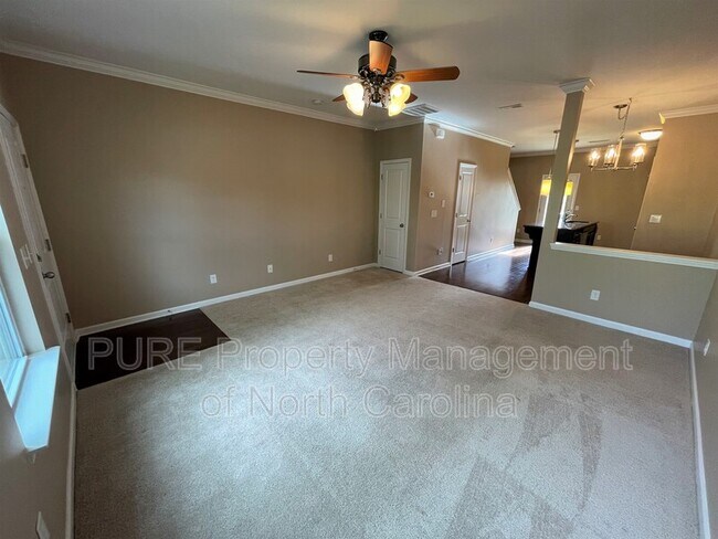 Foto del edificio - 5216 Prosperity Church Rd