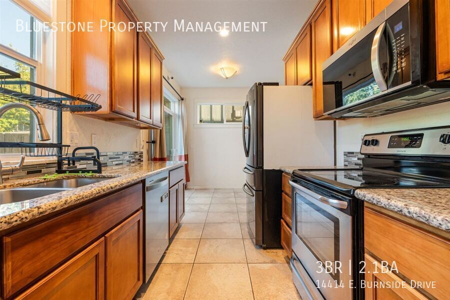Primary Photo - 14414 E Burnside St
