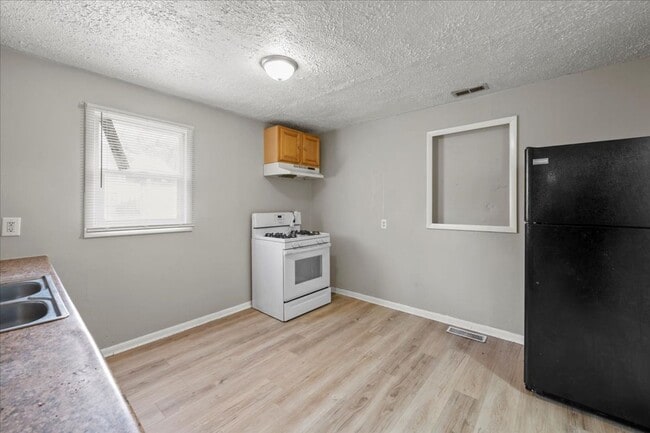 Foto del edificio - 1744 Dawson St