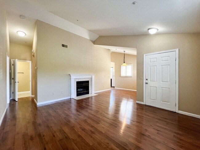 Foto del edificio - Two Bedroom Napa Condo