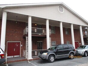 Building Photo - 2144 S Main St