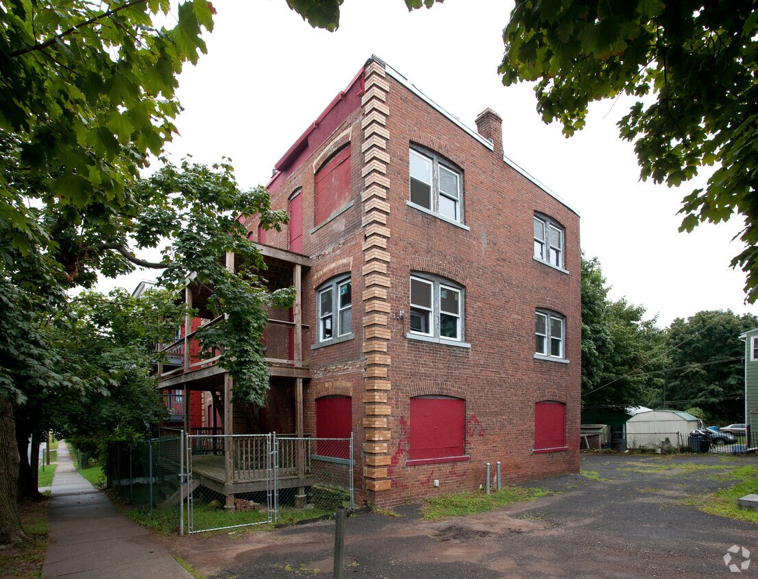 Primary Photo - 7 West St