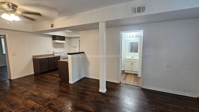 Foto del edificio - 5550 Windermere Dr