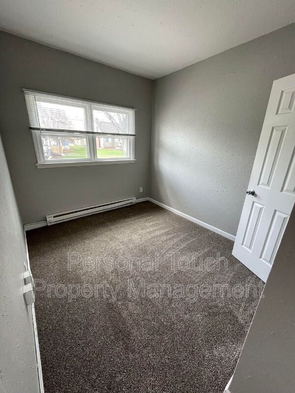 727 3rd St N Unit 2, Fargo, ND 58102 Condo for Rent in Fargo, ND