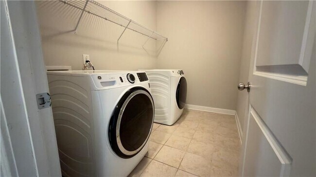 Foto del edificio - 4844 Albany Wy