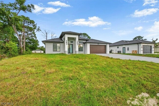Foto del edificio - 541 Chalet Ave S