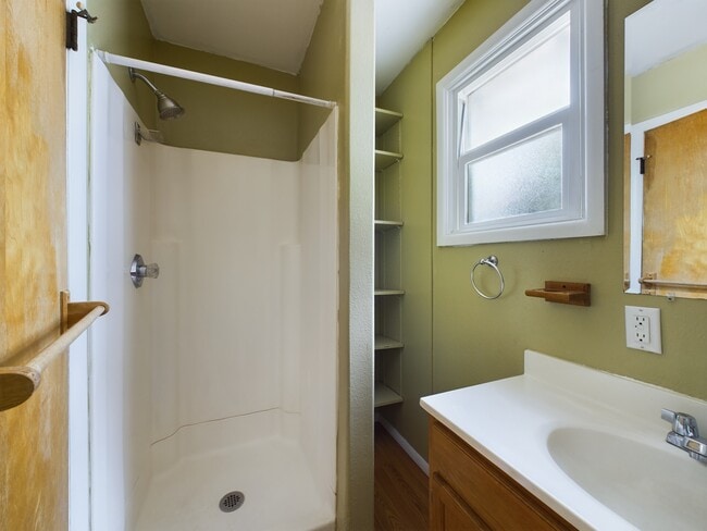 Building Photo - Bellevue Heights