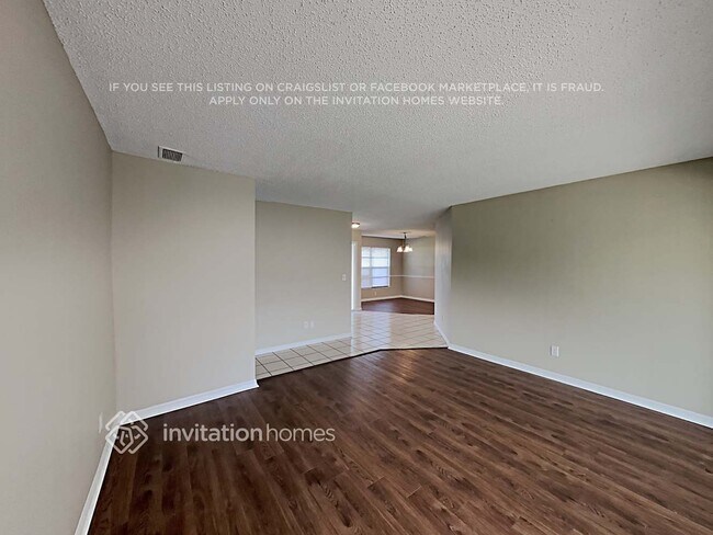 Building Photo - 1207 Sandalwood Dr