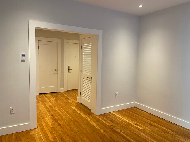Foto del edificio - 18 Forest St