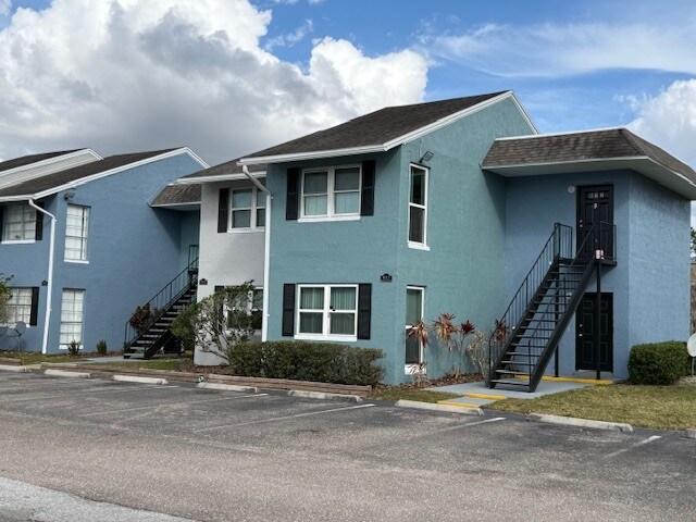 Building Photo - 819 Pablo Ln