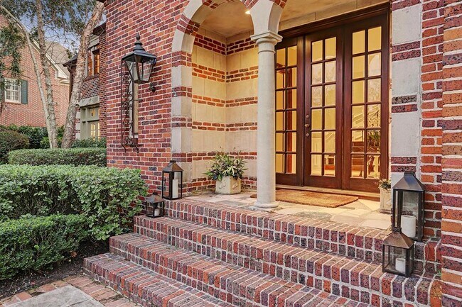 Foto del edificio - 2421 Brentwood Dr