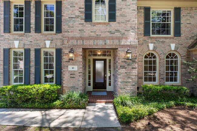 Building Photo - 10 Scenic Mill Pl