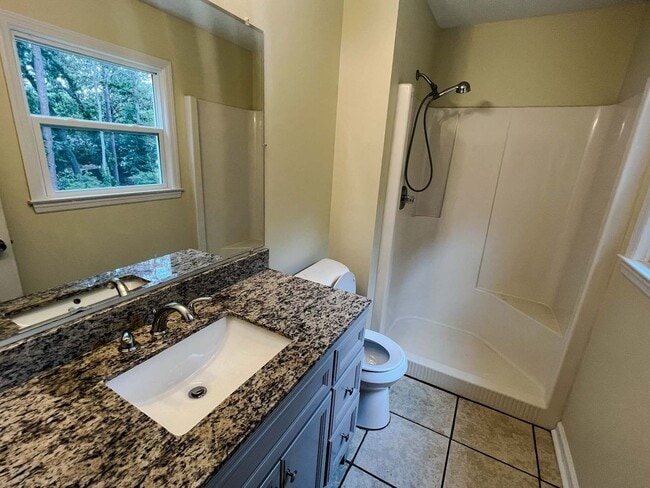 Building Photo - 544 Hillard