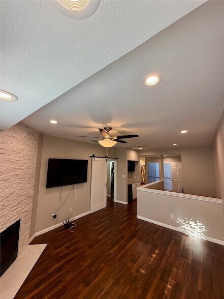Foto del edificio - 5100 Verde Valley Ln