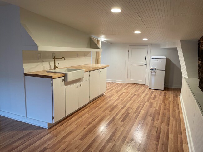 Foto del edificio - 119 W Main St