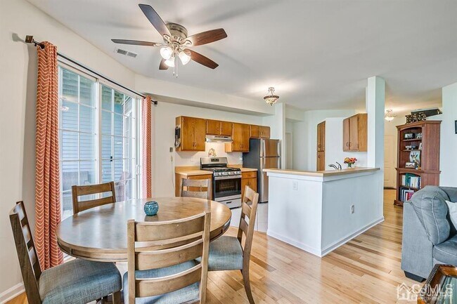 Building Photo - 3251 Cypress Ct