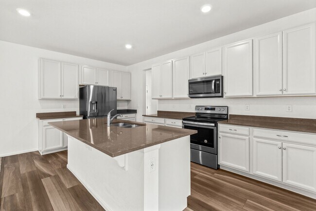 Foto del edificio - Beautiful 4 Bedroom Home in The Lakes at Centerra | 2,583 Sq. Ft.