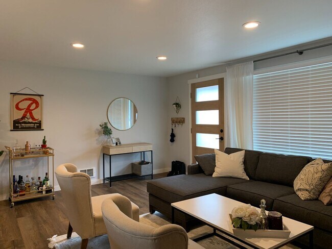 Foto del edificio - Beautifully Updated  Pinehurst Home