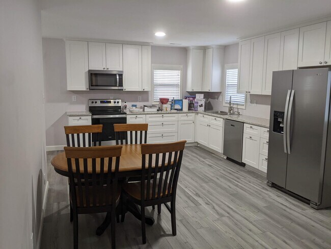 Building Photo - 2128 Sovereign St