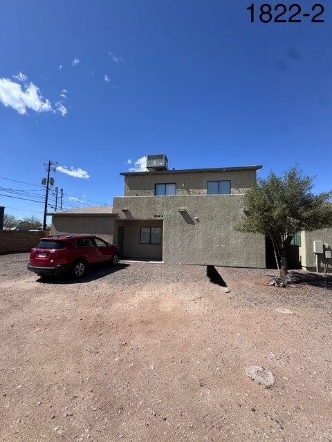 Foto del edificio - 1822 E 10th St