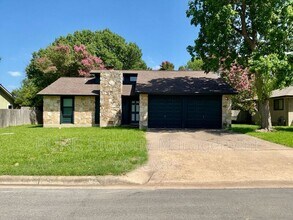 Building Photo - 407 Meadowcreek Cir