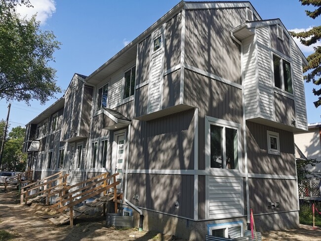 Building Photo - 8407-8108 108 St NW