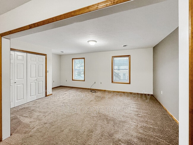 Building Photo - 255 Main St