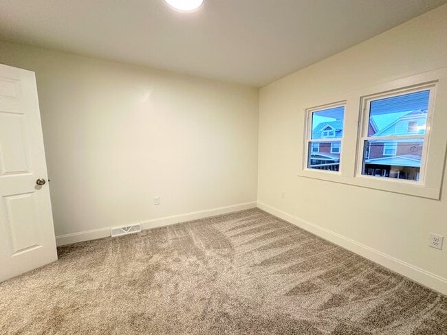 Building Photo - 1337 Methyl St