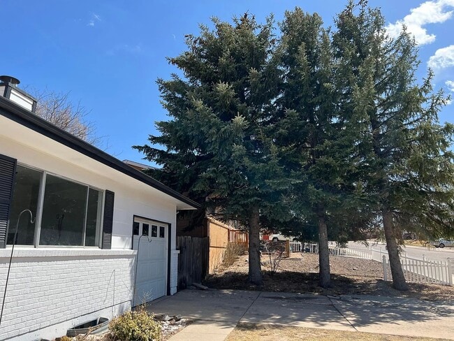 Front - 5777 Tuckerman Ln (Colorado Springs, CO) House