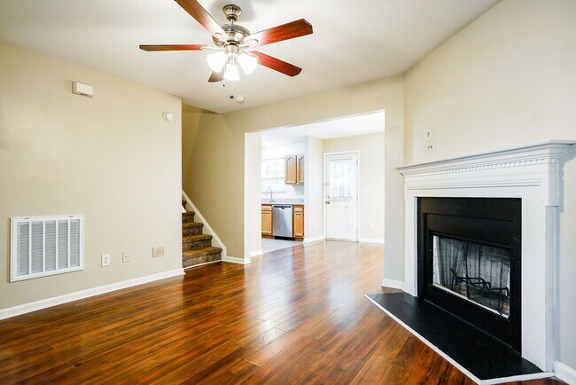 Foto del edificio - 3430 Idlewood Village Dr