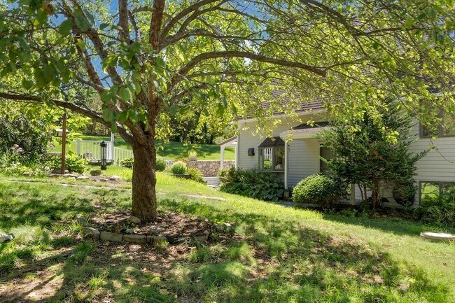 Foto del edificio - 606 Springs Rd