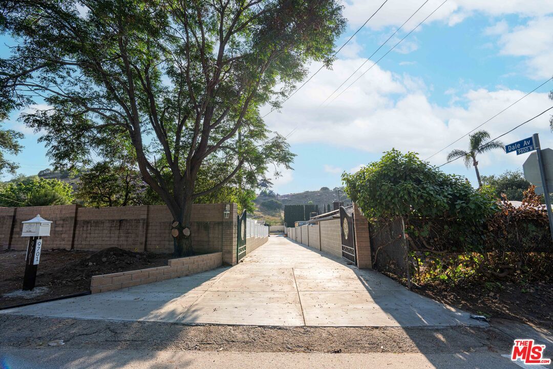 Foto principal - 9701 Wheatland Ave