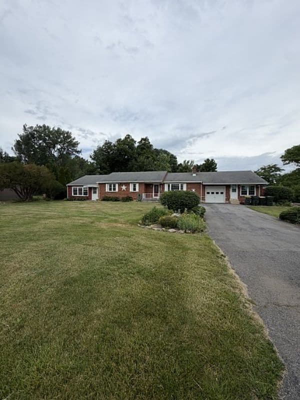 Building Photo - 5391 Chapmans Rd