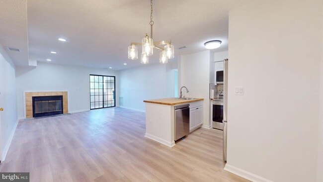 Building Photo - 6955 Mary Caroline Cir