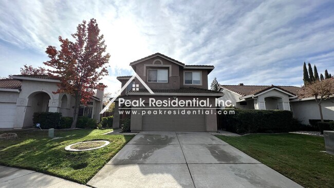 Foto del edificio - Charming Elk Grove 4bd/2.5ba House with 2 Car Garage