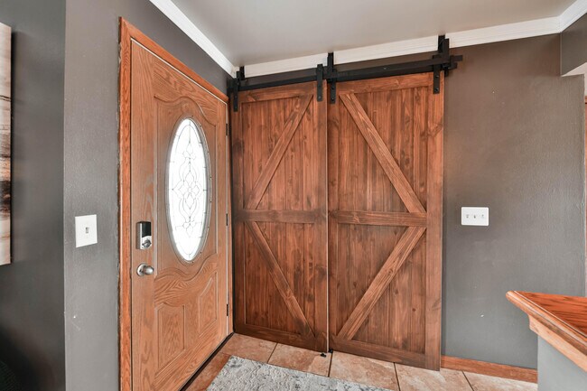 Foto del edificio - 15470 W Mayflower Dr