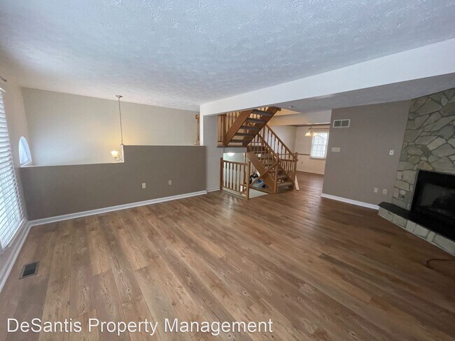 Building Photo - 3 br, 2.5 bath House - 3018 Estate Drive