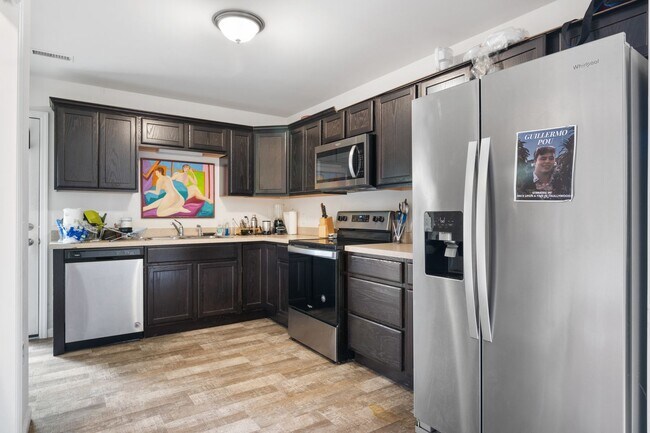 Building Photo - 1313 Giles Rd