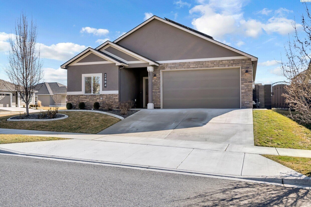 Foto principal - 3 Bed/2 Bath Richland House