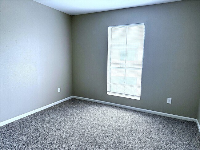 Foto del edificio - 2200 Cypress Landing Rd